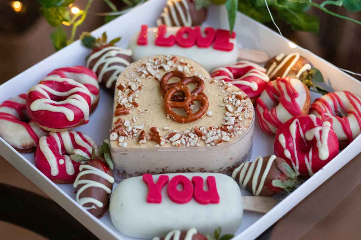 (WORLDWIDE) History of Candy Report: Although it’s unclear which country was the first to create candy, the earliest signs that humans crave something sweet to eat can be found in cave drawings dating back to 6,000 BC, and ever since, candy has evolved #AceHistoryDesk report