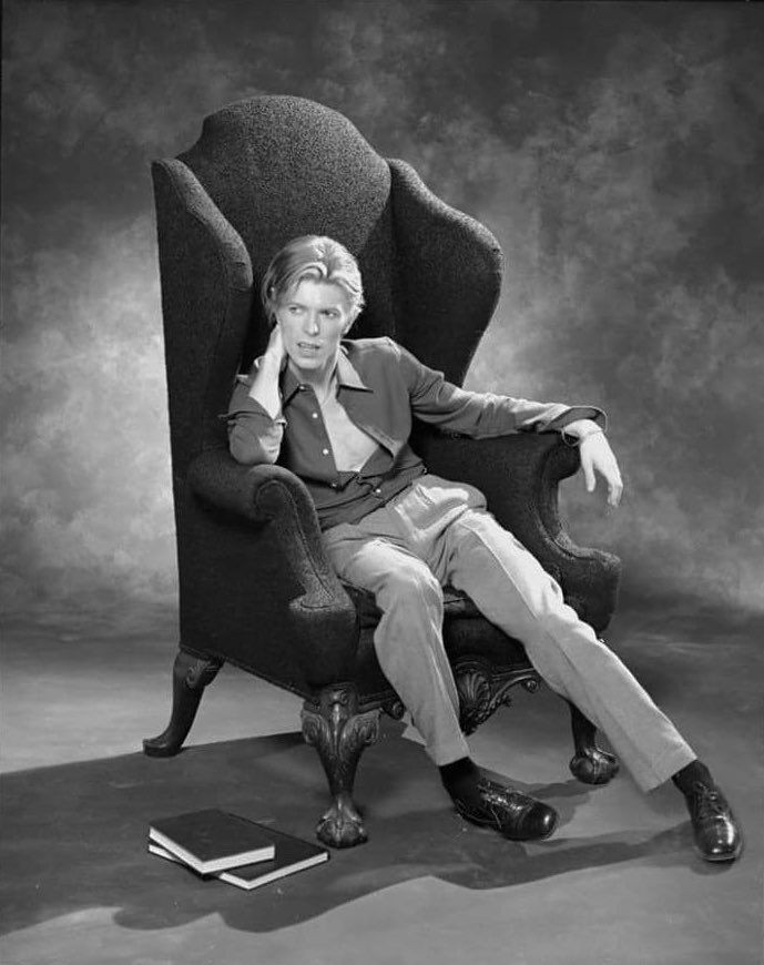 (LONDON) David Bowie’s estate has sold the publishing rights to his “entire body of work” to Warner Chappell Music, including hundreds of songs such as Space Oddity, Changes and Let’s Dance #AceNewsDesk report