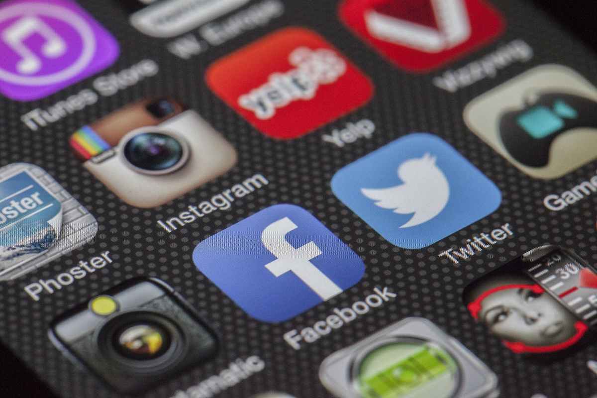 SOCIAL MEDIA