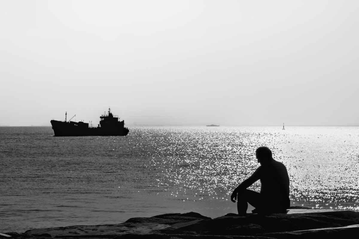 Monochrome Madness – Boats around sunrise